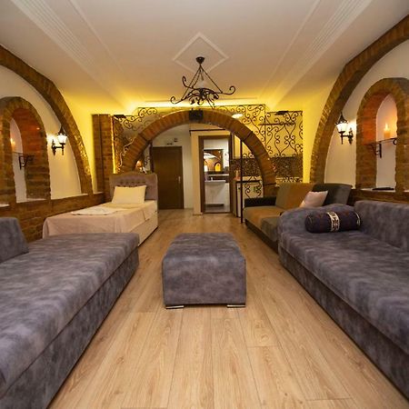 Desina Deluxe Apart Istanbul Bagian luar foto