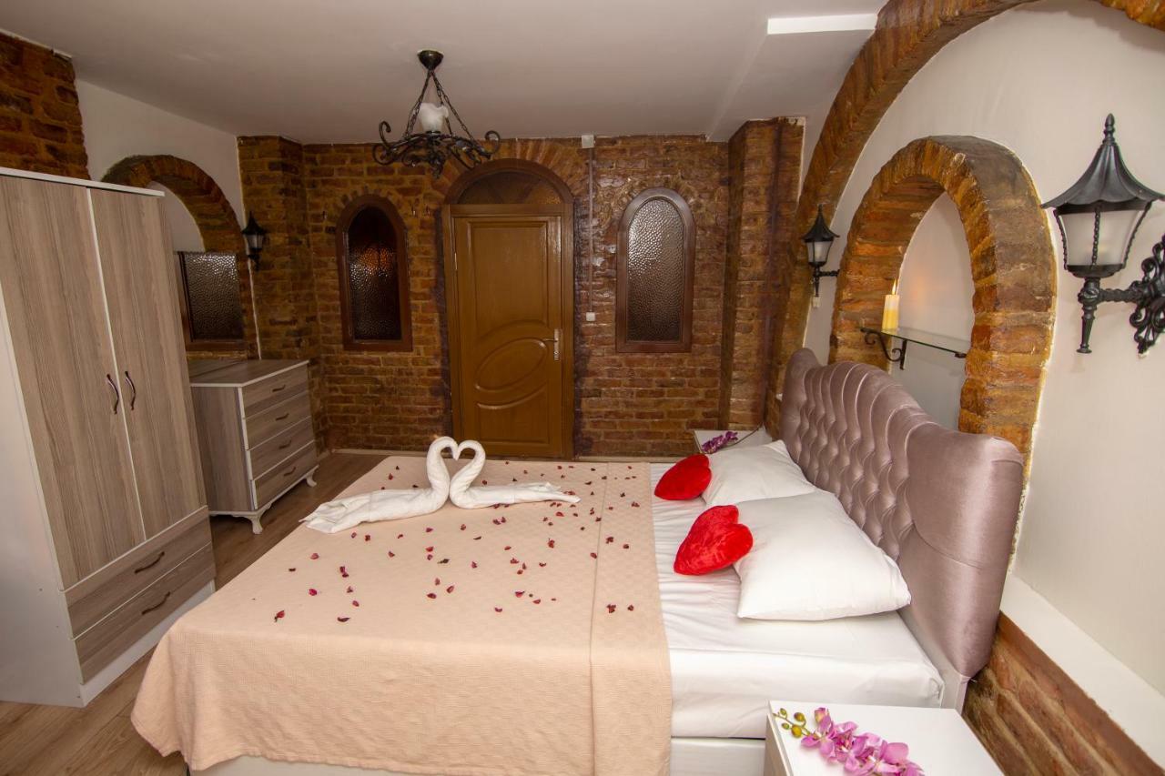 Desina Deluxe Apart Istanbul Bagian luar foto