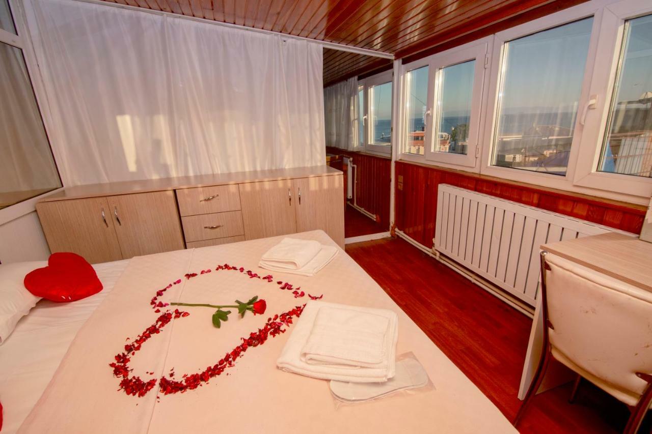 Desina Deluxe Apart Istanbul Bagian luar foto